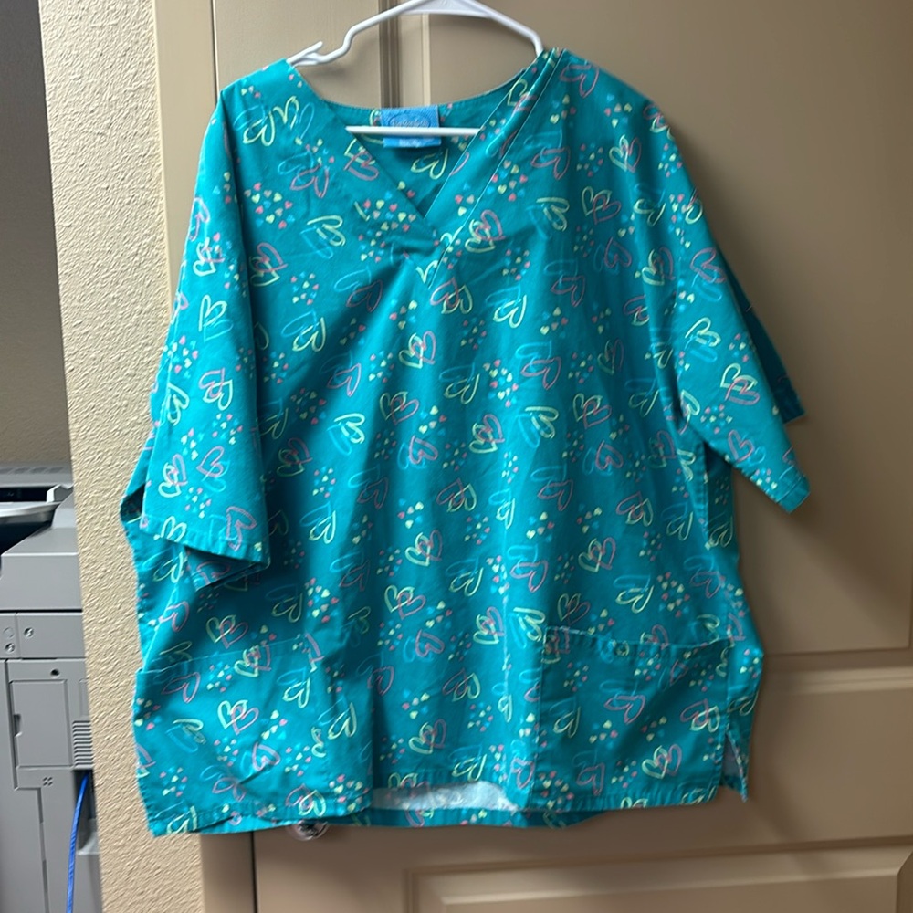 Scrub top